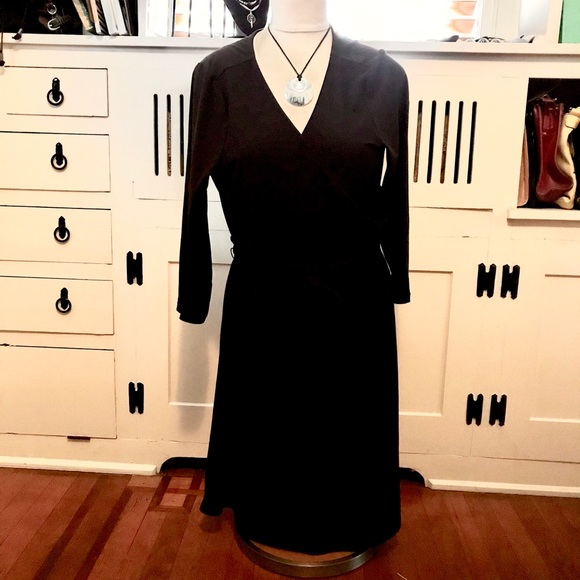 Dresses & Skirts - Classic 3/4 Sleeve V Neck Bodycon Wrap Dress